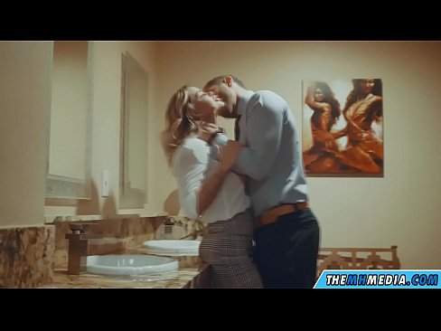❤️ Ke hoʻowalewale ʻia ʻoe e kahi blonde busty i kahi lumi hoʻomaha ākea ❤❌ Quality sex ma porn haw.xxxbunker.ru